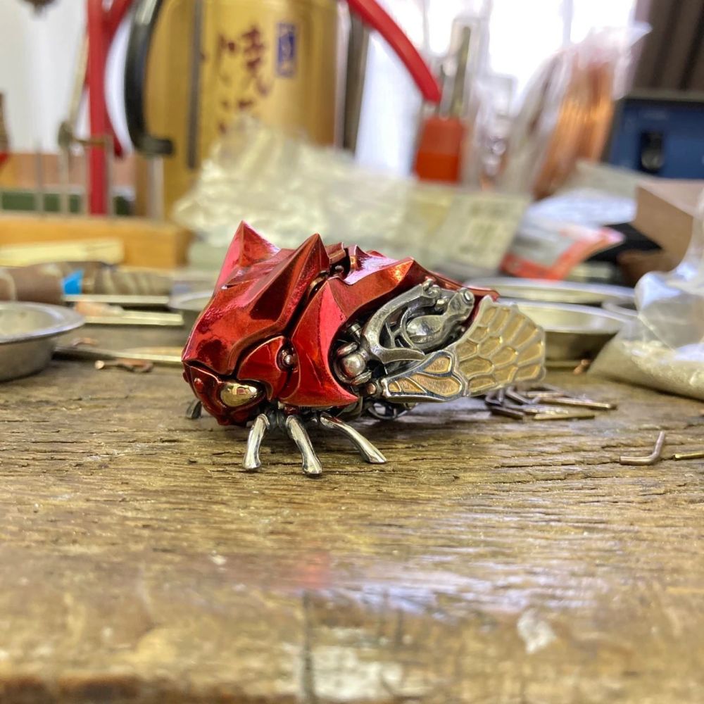 青蛙|日本机械青蛙1秒变形金属蝉，除了买不起以外哪都好