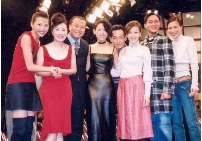 宣萱|50岁的宣萱颜值崩塌，脸色蜡黄肿得像馒头，拖累“四大花旦”颜值