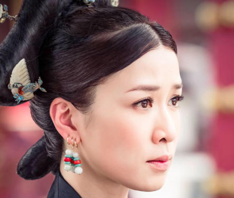 宣萱|50岁的宣萱颜值崩塌，脸色蜡黄肿得像馒头，拖累“四大花旦”颜值