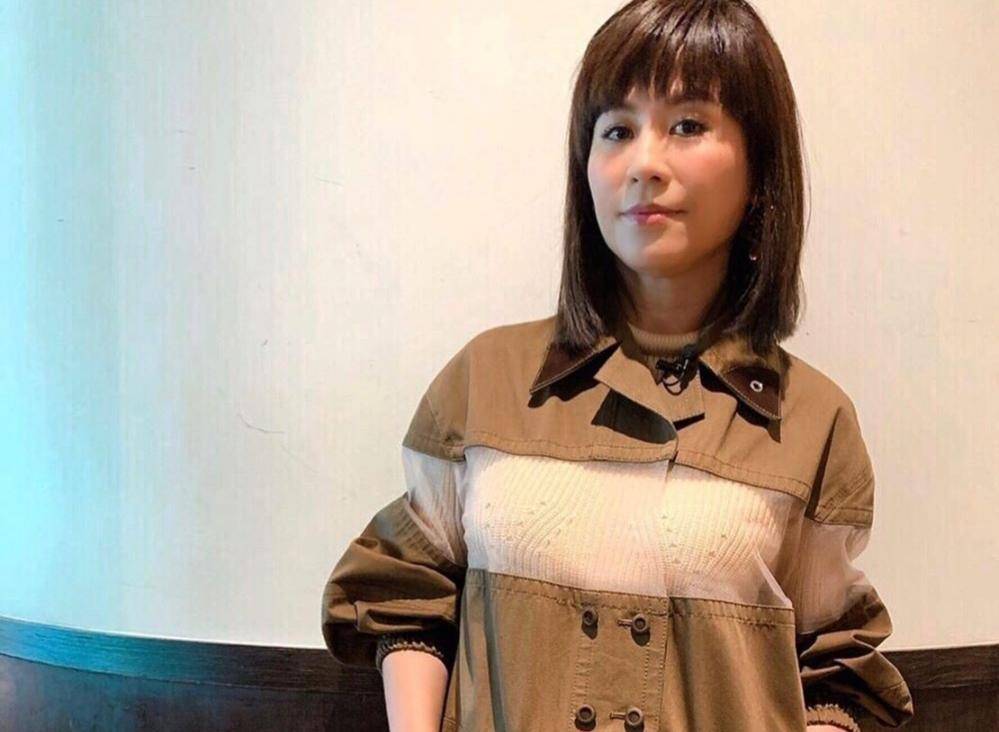 宣萱|50岁的宣萱颜值崩塌，脸色蜡黄肿得像馒头，拖累“四大花旦”颜值