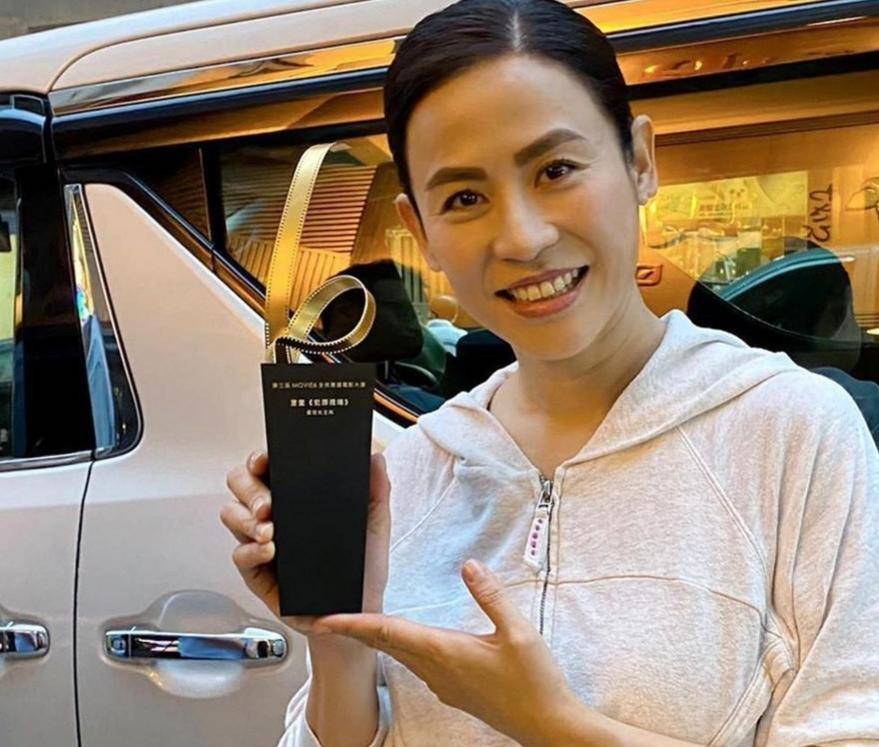 宣萱|50岁的宣萱颜值崩塌，脸色蜡黄肿得像馒头，拖累“四大花旦”颜值