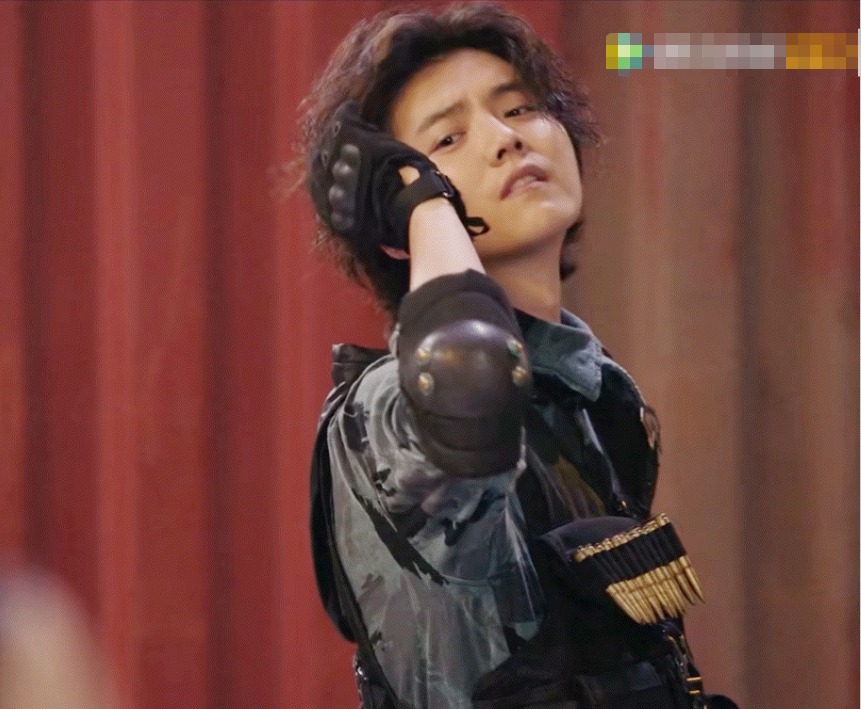 鹿晗|鹿晗凭《穿越火线》大获好评，张萌道出原因，15字让人无法反驳