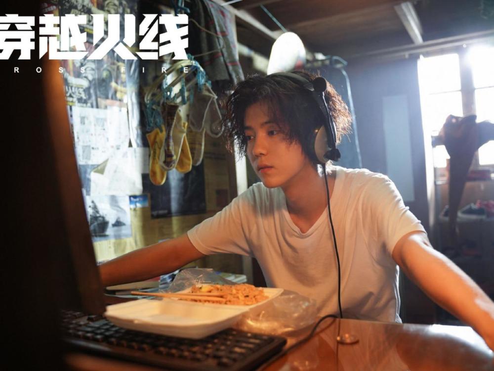 鹿晗|《穿越火线》是喜剧片？鹿晗演技完胜吴磊，网友：不走小鲜肉路线！