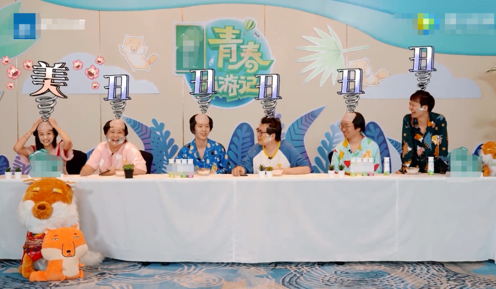 贾玲|贾玲与“秃顶”郑爽自拍，节目中途拿出手机，手机壳是认真的吗？