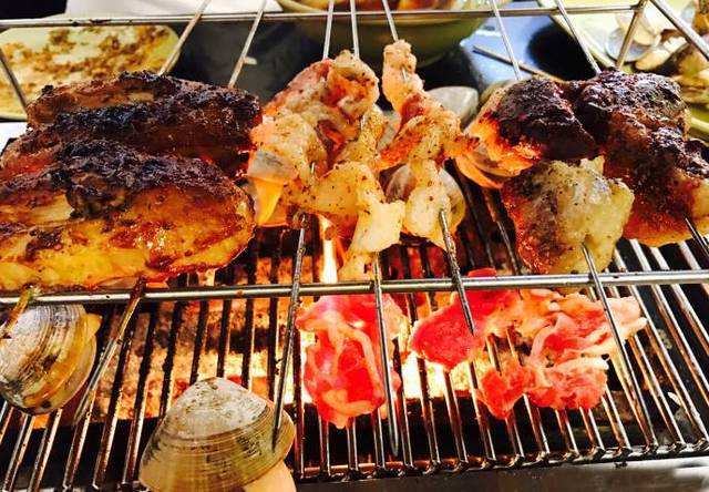 中国烧烤哪地强南来北往都上榜这几个地方烧烤有生之年一定要吃一次