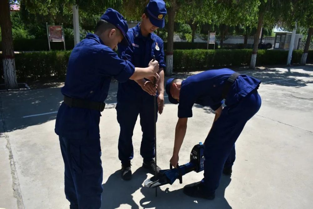 赤峰市支队阿旗中队严密组织地震救援装备操作训练 腾讯新闻