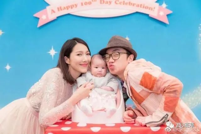 李亚男|李亚男首晒二胎孕肚，深情表白腹中宝宝母爱爆棚，否认双胞胎传闻