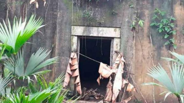 防空洞|湖边防空洞里出现4女3男的尸体，均被射成筛子，血肉模糊