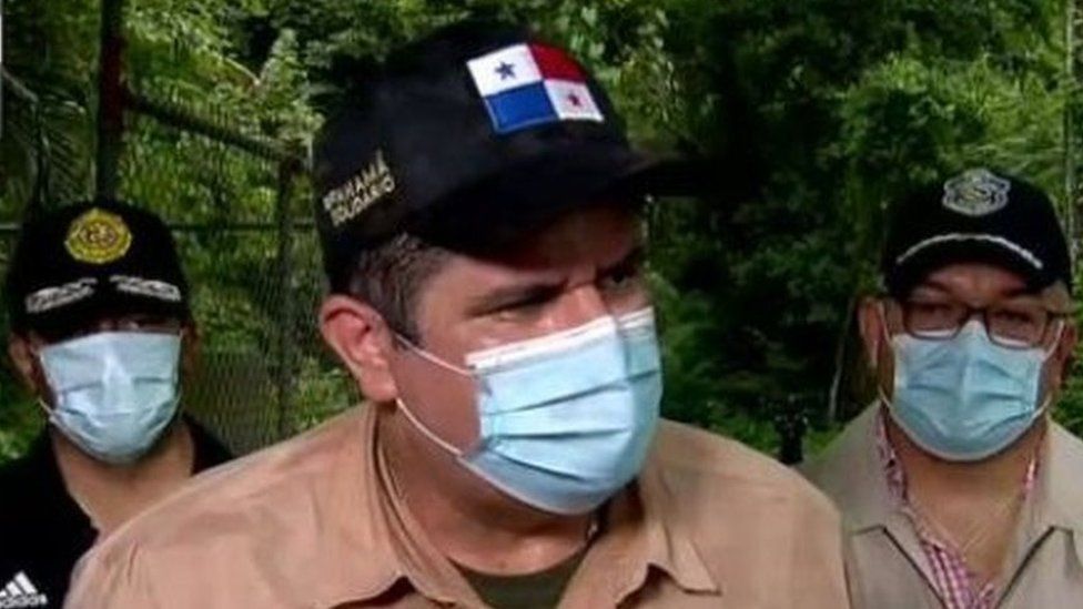 防空洞|湖边防空洞里出现4女3男的尸体，均被射成筛子，血肉模糊