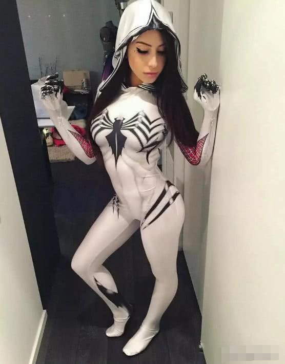 小姐姐白衣cos"毒液",一身精装现身漫展,全场焦点都被抢了!