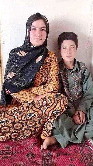 阿富汗_社会|夫妇自家门外遭枪杀，14岁女儿捡起AK-47当场为父母报了仇