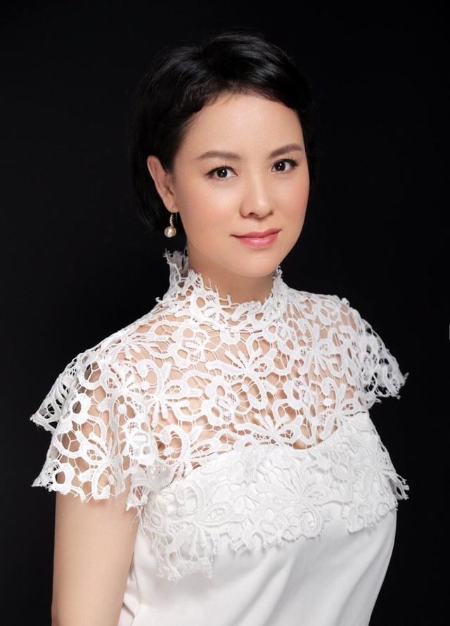 王馨悦还拥有两个可爱的女儿,生活中她的快乐几乎都来自于布丁儿和波