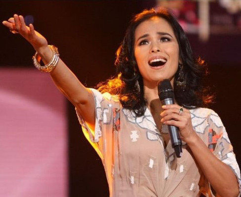 迈克尔·史密斯|她12年青春献给洋人，5年生3子被老公抛弃，今带三子回国捞金