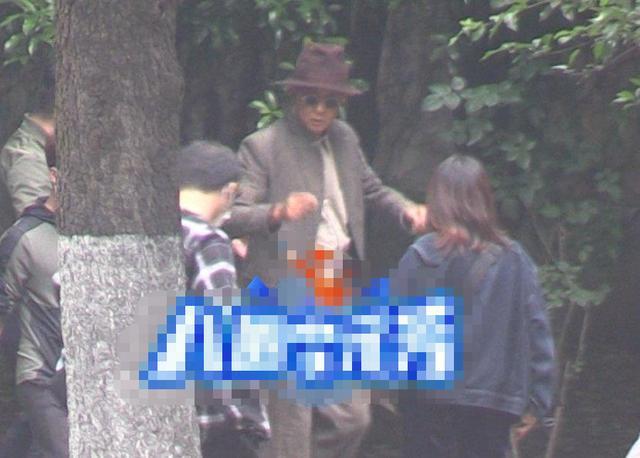 王志文|吃瓜日报丨玲花老公辱骂女艺人？女星与工作人员试吻戏？沙宝亮救人？