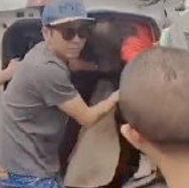 王志文|吃瓜日报丨玲花老公辱骂女艺人？女星与工作人员试吻戏？沙宝亮救人？