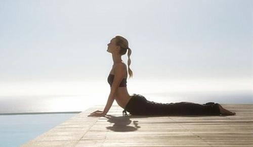 上犬式和眼镜蛇式分不清 外观 要点 功效都不同 千万别练错了 腾讯新闻