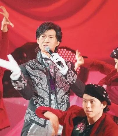 郑少秋|1988年，郑少秋与肥肥闪离后，为何转身娶了小17岁的官晶华？