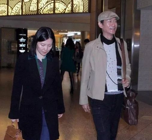 郑少秋|1988年，郑少秋与肥肥闪离后，为何转身娶了小17岁的官晶华？