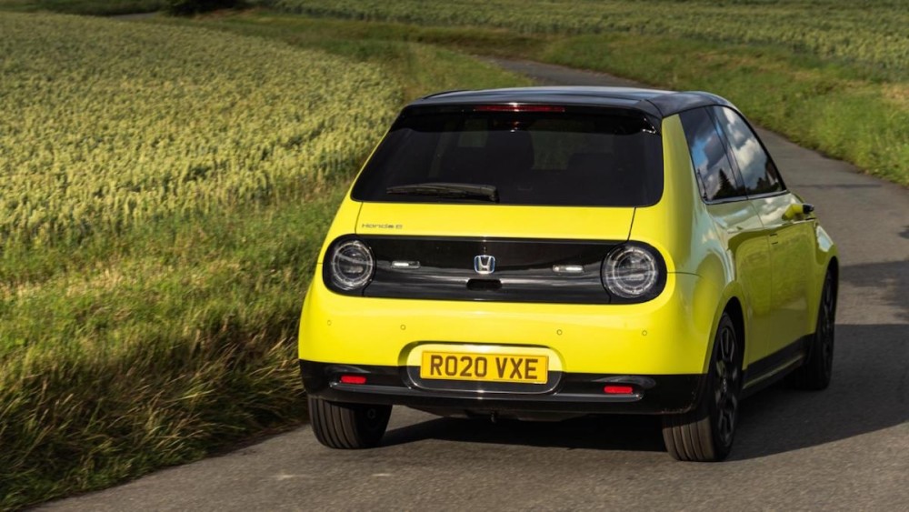 本田hondae微型城市电动车续航太短且并不便宜但可爱就够了