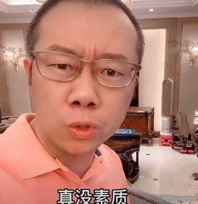 情感导师涂磊节目上很严肃,在家秒变小绵羊,尊重妻子被赞好老公