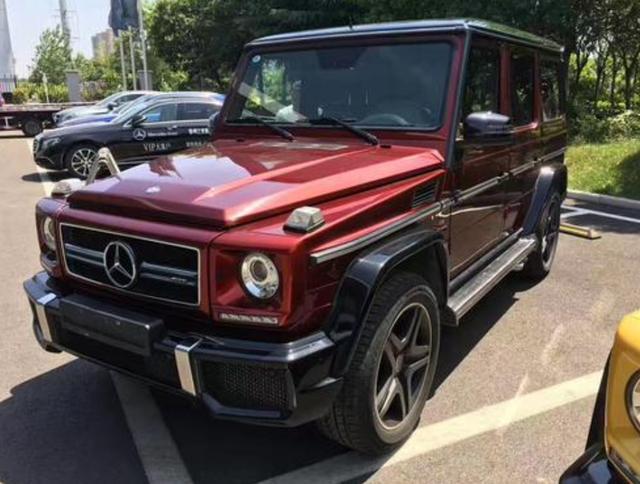 奔驰大g|京城“最牛”奔驰大G，土豪塞纸条800万求购车牌，车主：我很穷？