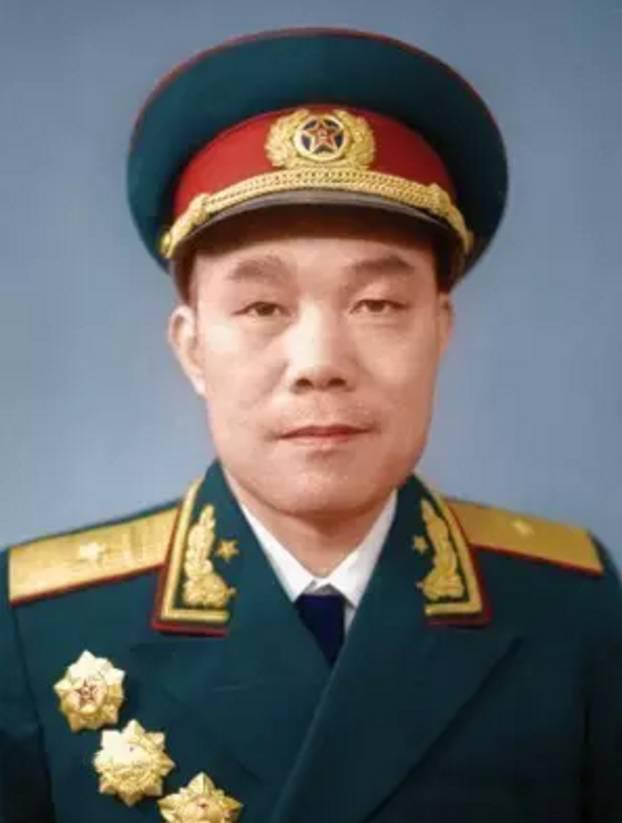 钟姓威武,有17位开国将军,一位上将,两位中将,十四位少将!