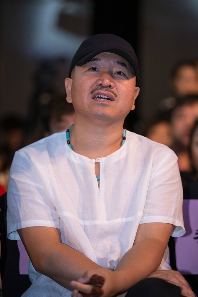 王小利叫板赵本山不是头一回10年前犯下严重错误把师父气坏了