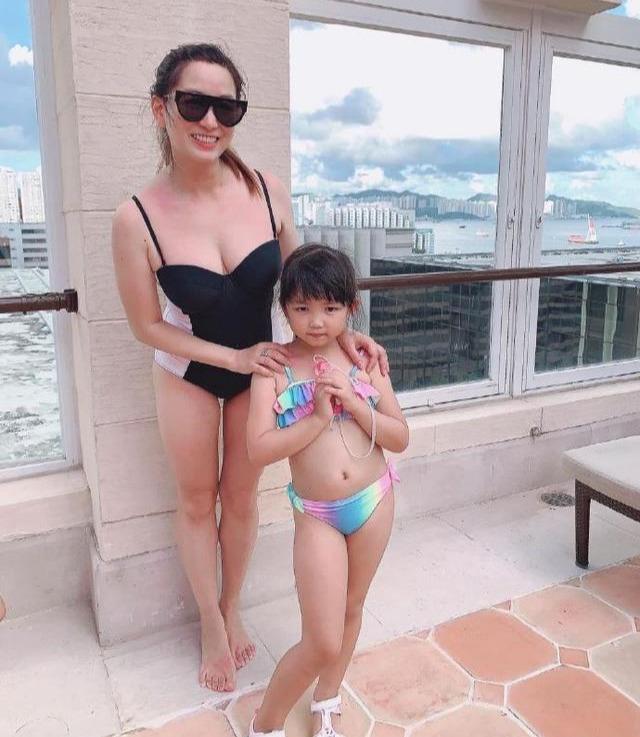 tvb|好男人！TVB上位小生一家4口下午茶，喂完老婆喂孩子画面温馨