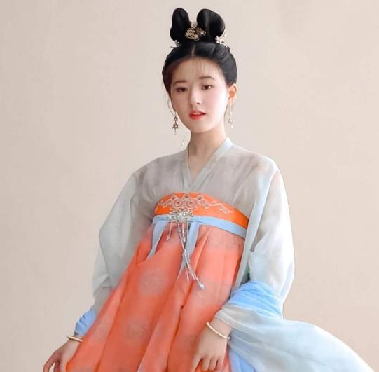 迪丽热巴|《长歌行》女主热度不及女配？热巴新剧点播排名远超赵露思