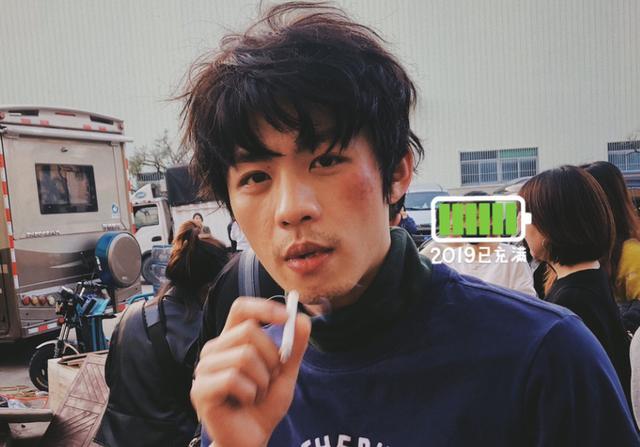 姚晨|姚晨又签约新人了！这位台湾帅哥能火吗？网友：简直是翻版张若昀