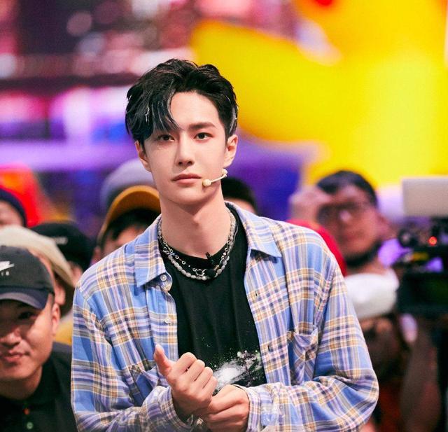 王一博|王一博张艺兴粉丝开撕？《这！就是街舞》火药味浓，究竟谁实力强