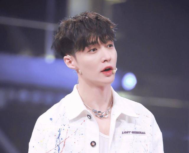 王一博|王一博张艺兴粉丝开撕？《这！就是街舞》火药味浓，究竟谁实力强