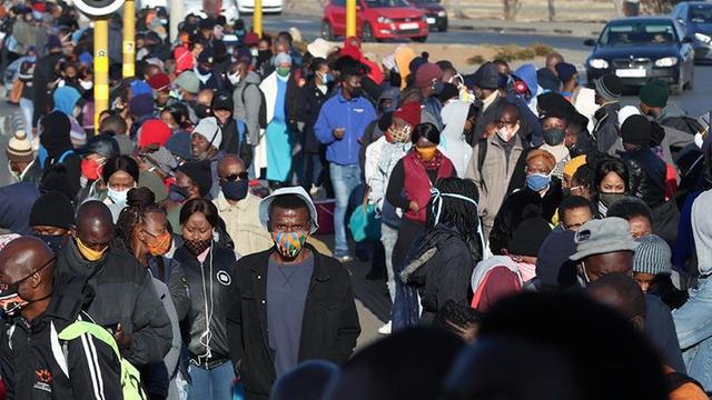 新冠病毒|南非歹徒持枪劫走一卡车新冠病毒活体样本，动机很可疑