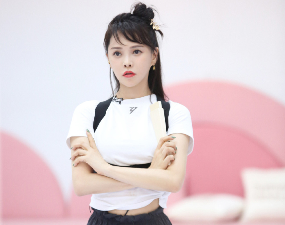 蓝盈莹|被传与蓝盈莹不和吵架，伊能静发小作文回应：扭曲事实