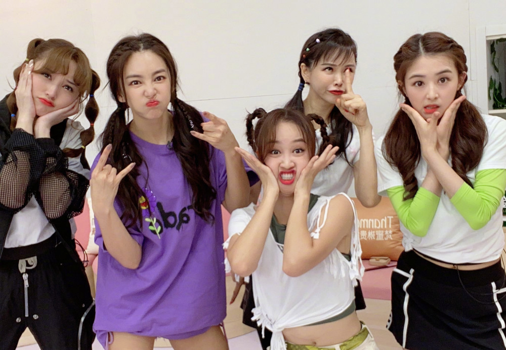 蓝盈莹|被传与蓝盈莹不和吵架，伊能静发小作文回应：扭曲事实