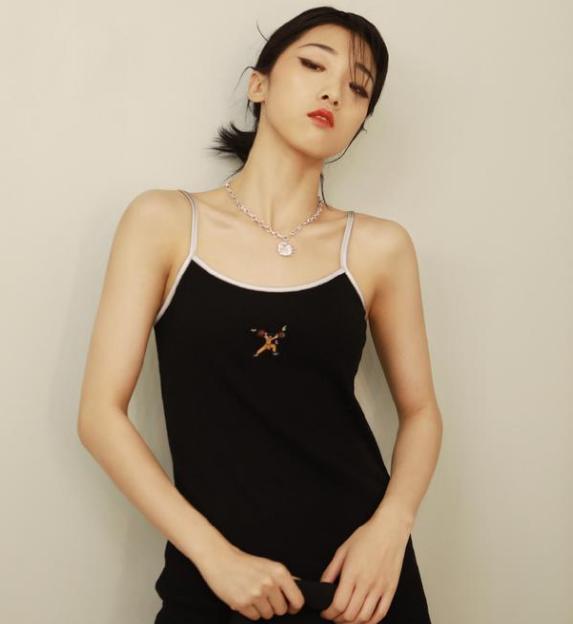 玲花|玲花“手滑”点赞diss丈夫徐明朝言论！公关，她才是狠角色