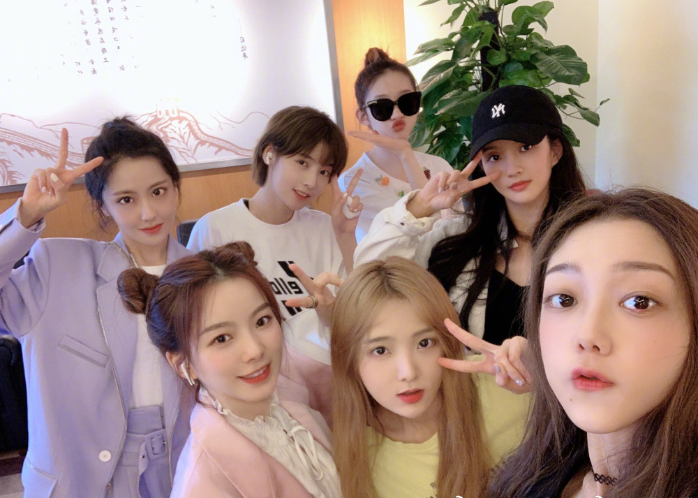 希林娜依·高|希林娜依高谈女团标准：与国外优秀女团相比，国内没有及格的