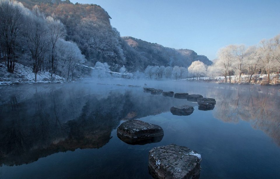 诗集|人到中年怎么活？东北爷们诗集，写出公务员的寂寞苍凉，推荐细读