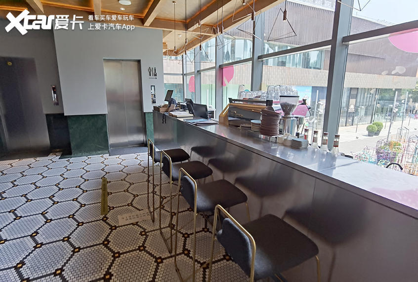 美食探店|美食探店：美食与潮流融为一身的西餐厅