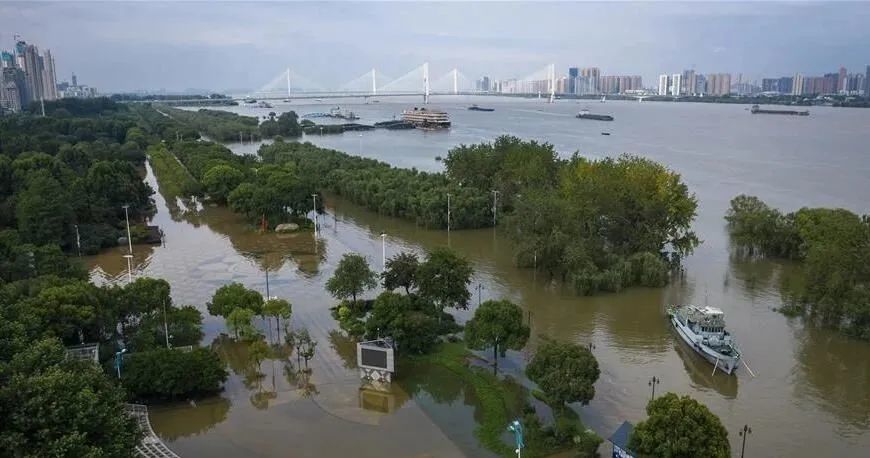 洪水|全媒派 | 明明是“百年一遇”的洪水，为什么已经看到媒体报道了好多次？