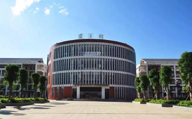 2019年高考,百色高中理科最高分697分,是百色市理科第1名,自治区第47