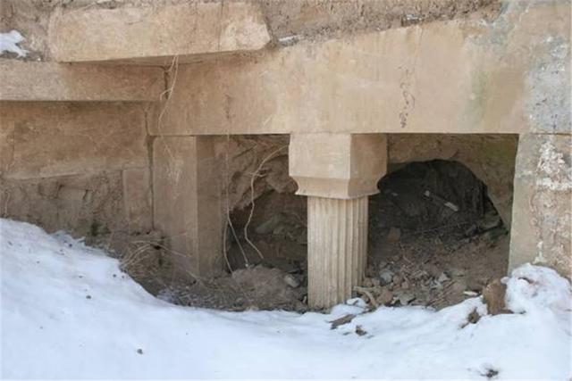 走钢丝|山东出土大量画像石，反映出汉代奇人异事多，快看有人在“走钢丝”