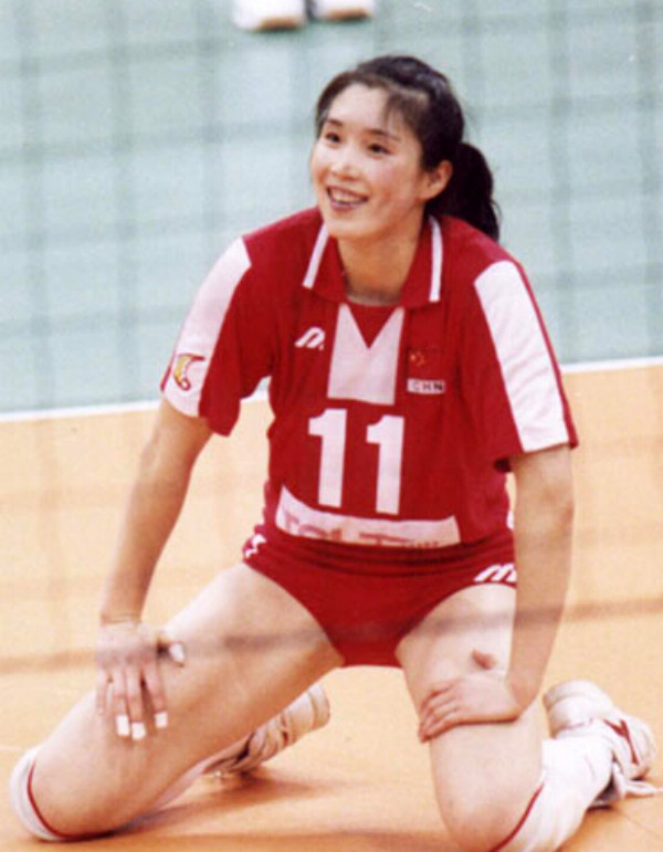 她是中国女排实力颜值双担当,嫁给香港帅哥,做了全职太太,赢家