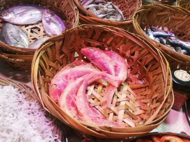 广东潮州有种“大众平民化”的美食，称“打冷”，名字却源于香港_腾讯新闻
