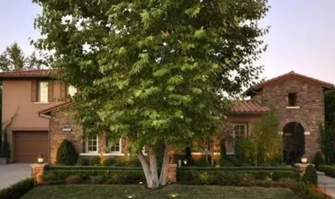 黄健翔|黄健翔：我的豪宅也曾被侵占他用！豪宅隔壁邻居是卡戴珊姐姐！