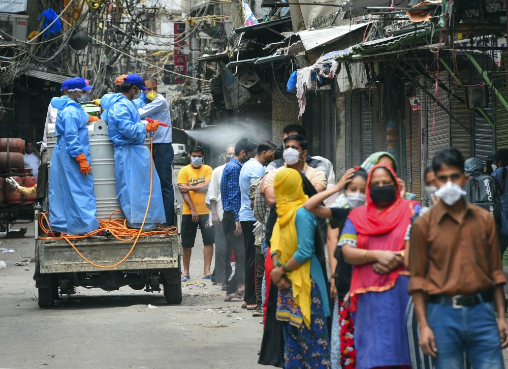 老人|88岁老人带6个儿子参加婚礼，一个月后就剩一个还活着