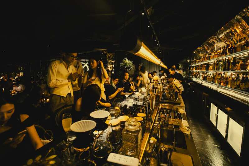 鸡尾酒吧品牌"作为日珥商事的远景目标,pluto品牌将在消费升级时代,为