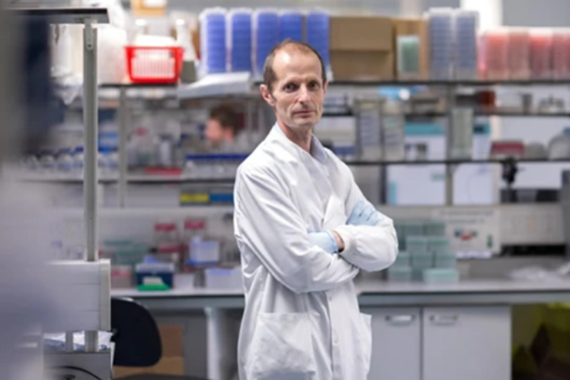 新冠病毒疫苗|怕被美国“抢”了，英国决定不在美国生产疫苗