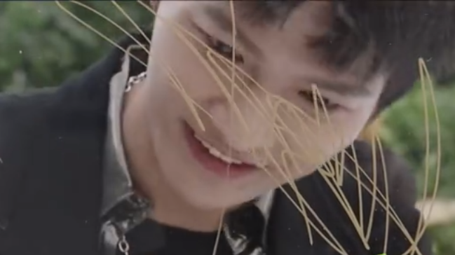 周深|有一种“签名”叫周深的签名，仅用一秒写完，但中国人都知道是他