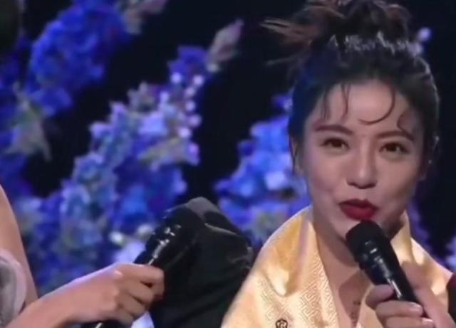 司雯嘉|11年主持经验，还拿别人的痛处玩梗，司雯嘉当真是主持界的泥石流